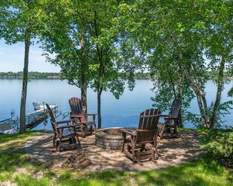 Lake Pulaski Getaway - Buffalo - Patio