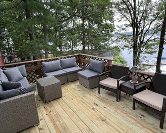 Ice Fishing! Year Round Lake Of The Isles Waterfront Cottage & Boat Dock! \n - Wellesley Island - Patio