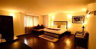 Hotel Aksa Srinagar - Srinagar