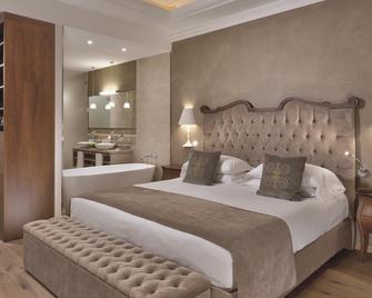 Grand Hotel Fasano - Gardone Riviera - Bedroom