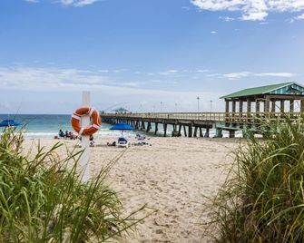 Cozy Beach Family Room/Patio/Self Check In-Out/One Step from the Ocean - Lauderdale-by-the-Sea - Strand