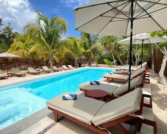 El Paraiso Hotel Tulum - Tulum - Pool