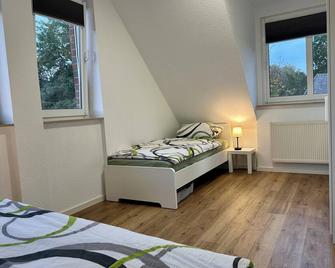 140 sqm penthouse apartment for up to 6 people with roof terrace in the city center - Lingen - Schlafzimmer