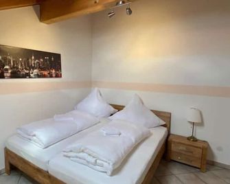 Ferienwohnung Juliane - Holzkirchen - Schlafzimmer