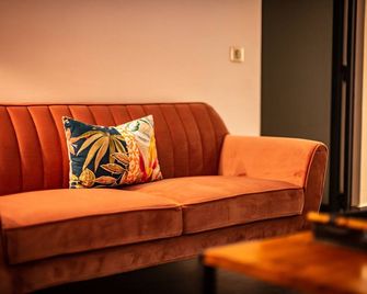 Mo'a Hidden Villa - Vaitape - Living room