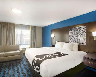 La Quinta Inn by Wyndham St. Louis Hazelwood - Airport North - Hazelwood - Bedroom