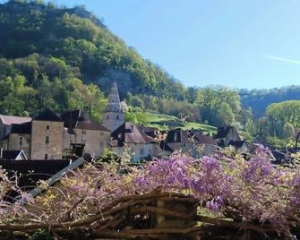 La vigie, view of the abbey. - Baume-les-Messieurs - Vista del exterior