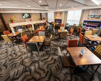 Encore Suites by Service Plus Inns - Grande Prairie - Restaurante