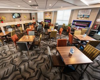 Encore Suites by Service Plus Inns - Grande Prairie - Ravintola