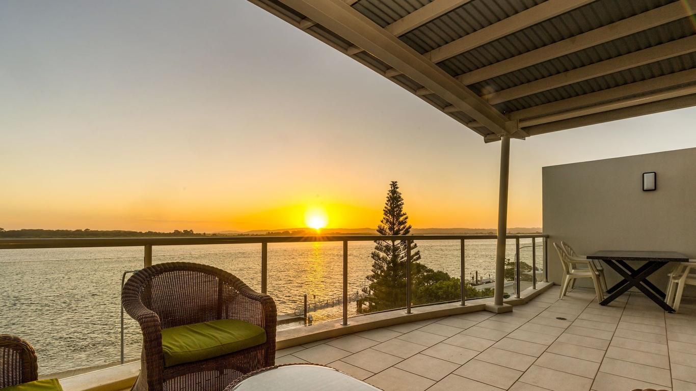 Riverside Holiday Apartments