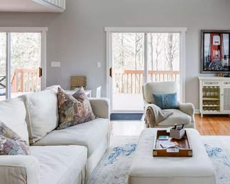 The Charming Chalet with Gorgeous Mountain View’s - Asheville - Salon
