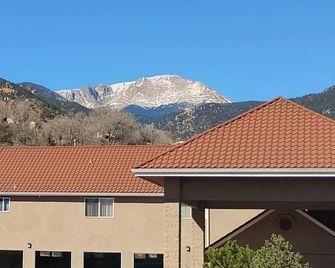 Magnuson Hotel Manitou Springs - Manitou Springs