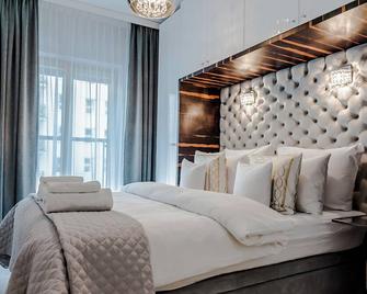 Mennica Residence Patronus Apartments - Warsaw - Bedroom