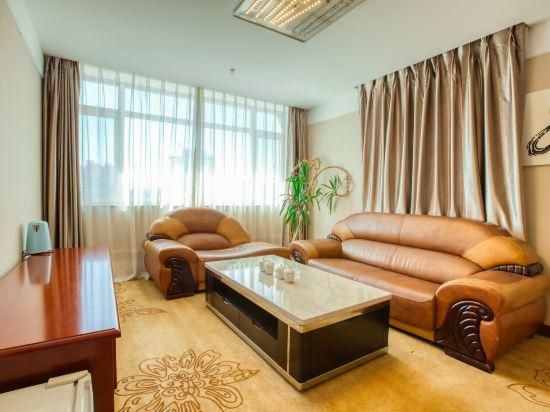 Hancheng Hotel (Yanji University West Market Branch) - Yanbian - סלון