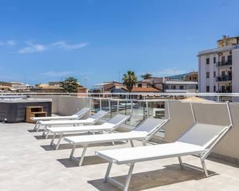 Solmaris Tropea Rooms & Suites - Tropea - Balcone