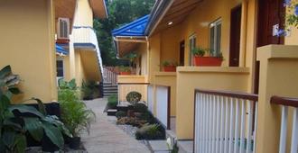 Blue Lagoon Inn & Suites - Thành phố Puerto Princesa