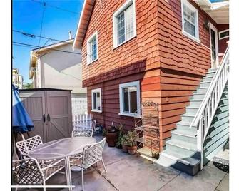Sunny Balboa Island 1 bedroom steps from the sand - Newport Beach - Patio