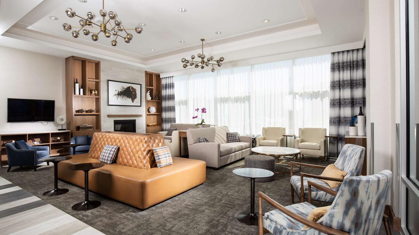 Pomeroy Hotel Fort Mcmurray