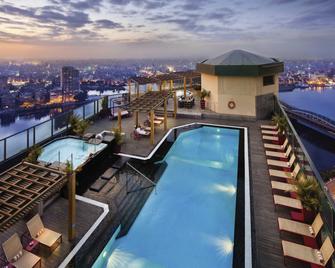 فندق فيرمونت نايل ستي، القاهرة - القاهرة - حوض السباحة