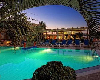 Meropi Hotel & Apartments - Mália - Bể bơi