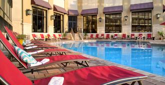 奧蘭多國際大道華美達廣場套房渡假酒店 - 奥蘭多 - 奧蘭多 - 游泳池