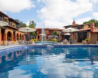 Hotel Sol y Fiesta - Tequisquiapan - Pool