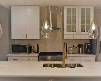 Trendy Home +Private Parking+ 5 min walk to Metro - Washington, D.C. - Küche