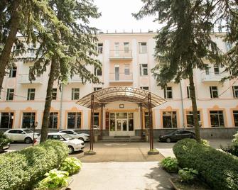 Zhemchuzhina Kavkaza Hotel - Zheleznovodsk - Будівля