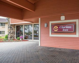 Howard Johnson by Wyndham Merrillville - Merrillville - Building