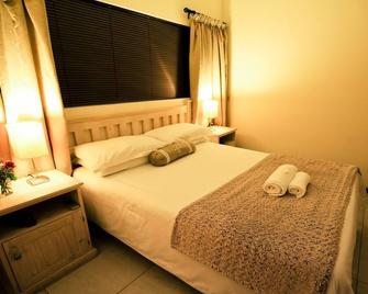 Ruchlaw Clivia Bedroom Unit - East London - Makuuhuone