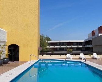 Hafersons Inn Hotel & Suites - Madero - Zwembad