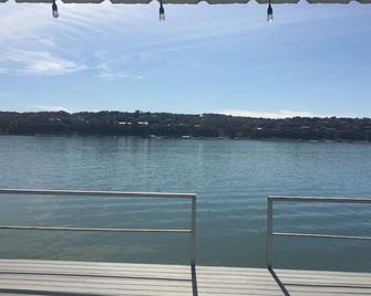 Lake Travis Waterfront - Outstanding Views, Boat Dock/Deep Water, Walk to Pool - Lakeway