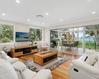 Lakeside - Budgewoi - Sala de estar