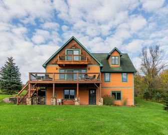 Mountaintop Ellicottville Home: 7 Mi to Ski Resort - Ellicottville - Edificio