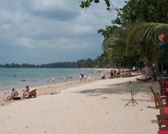 Ocean View Resort - Ko Lanta - Beach