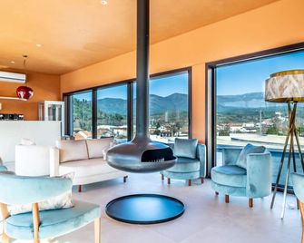 체리 스컬프처 호텔 - 파울 - 거실