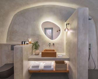 Halcyon Days Suites - Fira - Baño