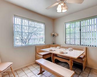 Borrego Springs Hideaway Pool Table, Mtn Views! - Borrego Springs - Dining room