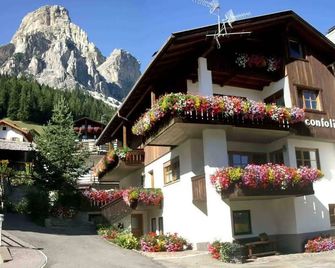 Ciasa Confolia - Corvara in Badia - בניין