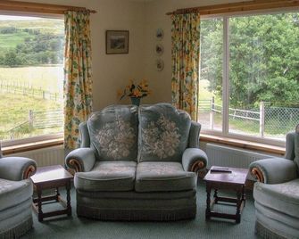 3 bedroom accommodation in Strath Oykel, by Ardgay - Ardgay - Living room