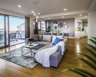 New Mountainside Villa w Pool + Stunning Sea View - Makarska - Sala de estar