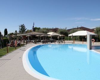 Villaggio Barbara - Moniga del Garda - Piscina