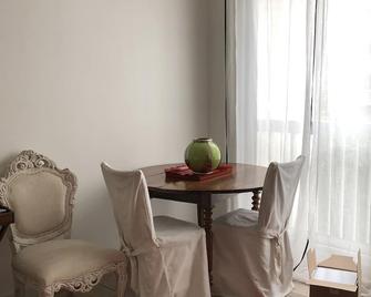 Studio tout confort gare de Lyon - possibilité parking - Paris - Dining room
