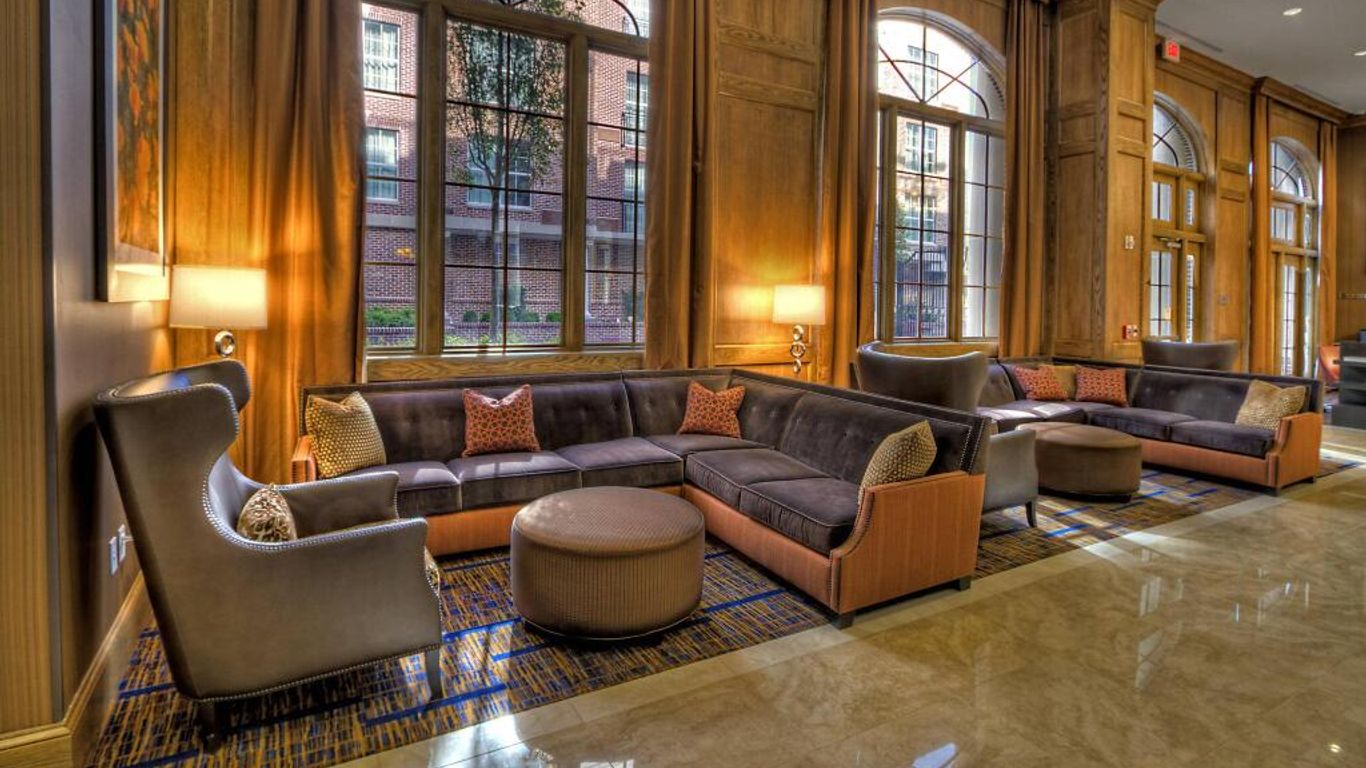 Courtyard by Marriott Green Hills