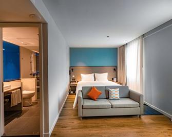 Holiday Inn Express Shantou City Center, An IHG Hotel - Shantou - Bedroom