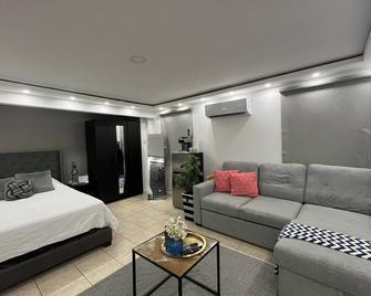 Cozy studio with private Pool and Bar modern amentities perfect for relaxation. - Cidra - Habitación