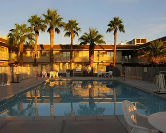 Econo Lodge Inn & Suites Yuma - Yuma - Bazén