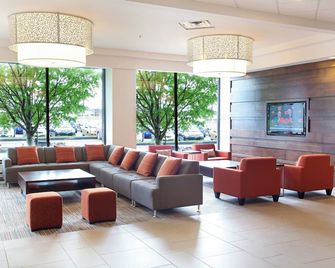 Delta Hotels by Marriott Saguenay Conference Centre - Saguenay - Lounge