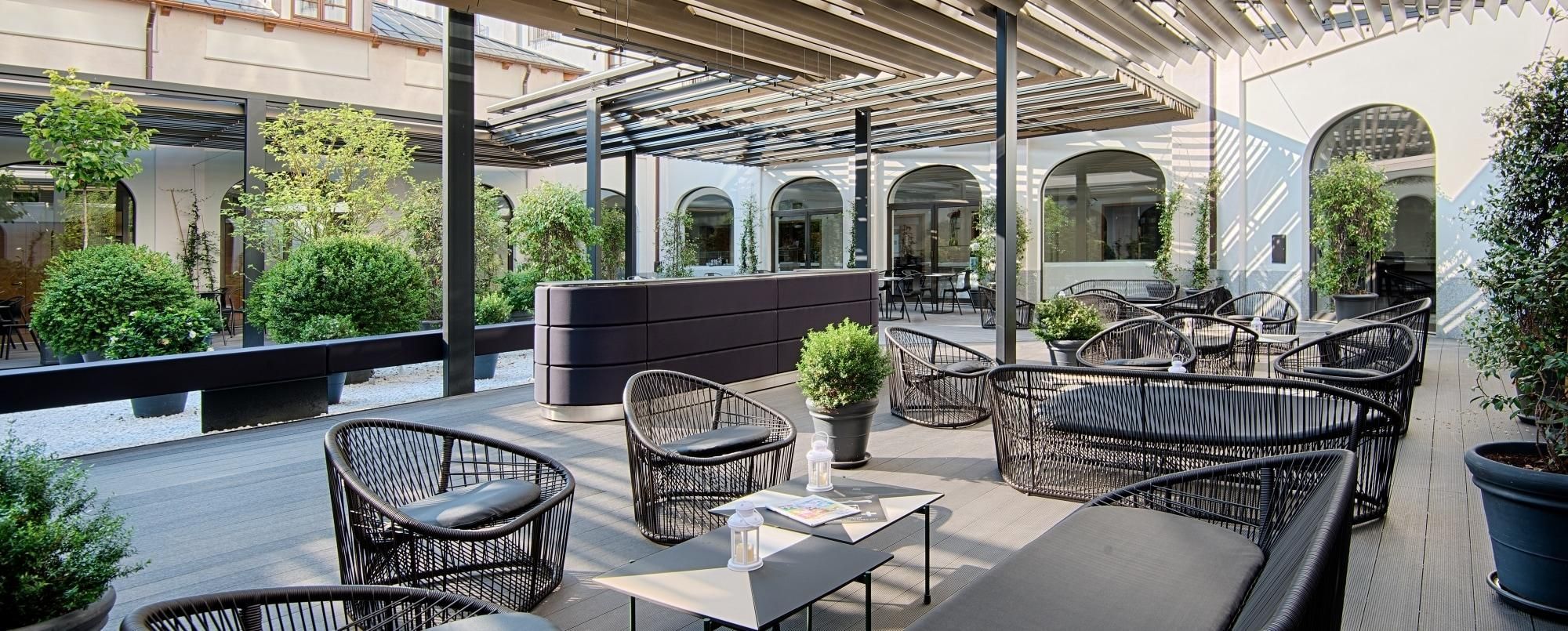 إن إتش كوليكشن تورينو سانتو شتيفانو - تورين - شرفة مرصوفة