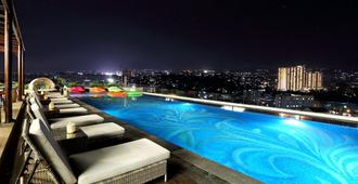 貝爾碧烏萬隆最佳飯店 - 萬隆 - 游泳池